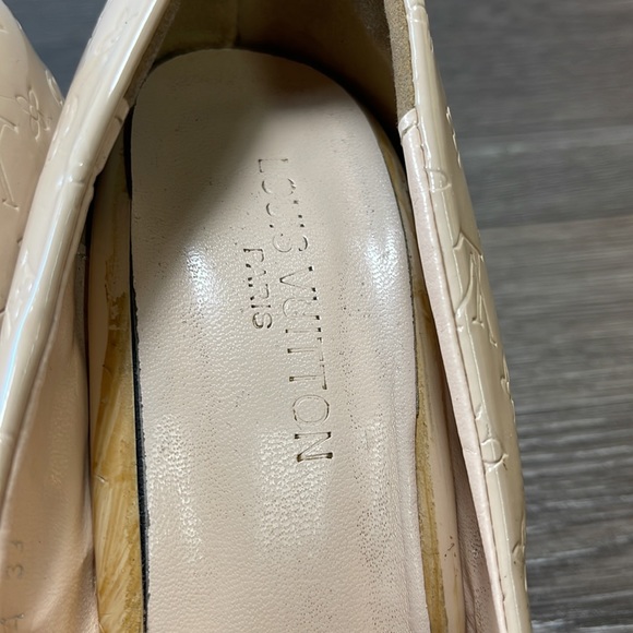 LV heels size 39 / 8 US - Picture 4 of 10